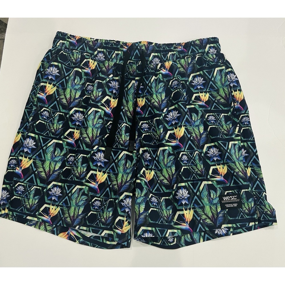 WESC Swim Shorts Trunks Unisex L/XL Bird Paradise Floral Tropical Beach Vacation